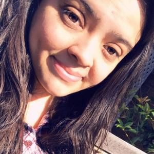 Meet your Posher, Adela